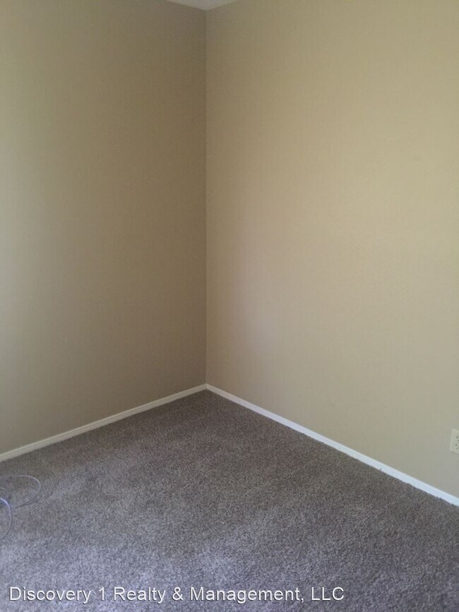 Building Photo - 3 br, 2 bath House - 4216 Russel Ct NE