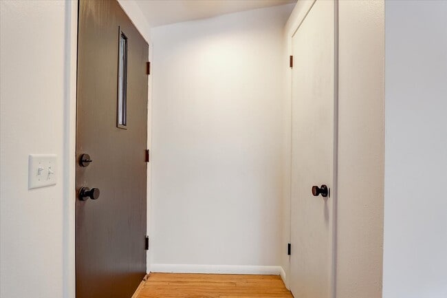 Foto del edificio - 1719 Carver St