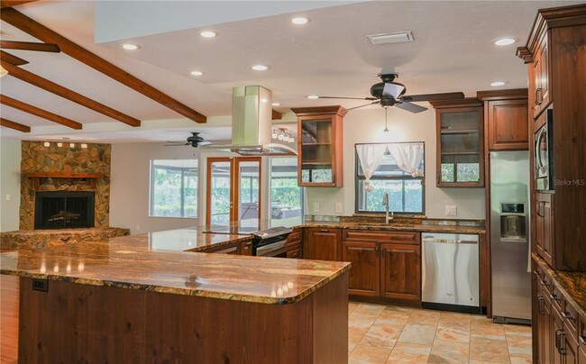 Building Photo - 3502 Sunbeam Dr