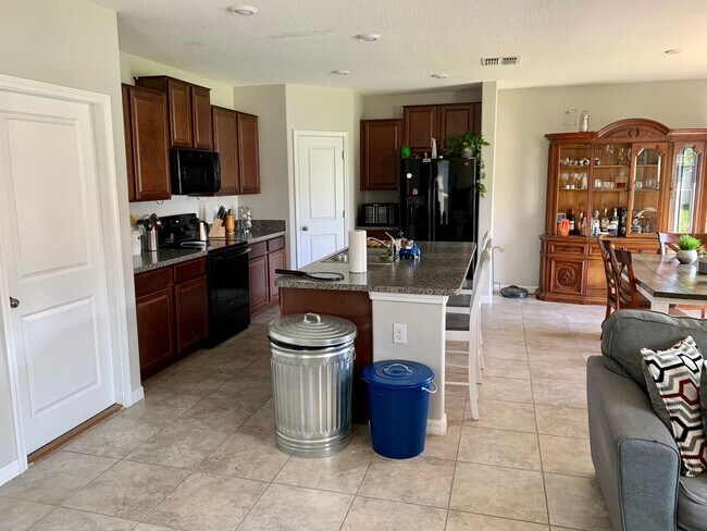 Building Photo - 4 br, 2.5 bath House - 17129 YELLOW PINE S...