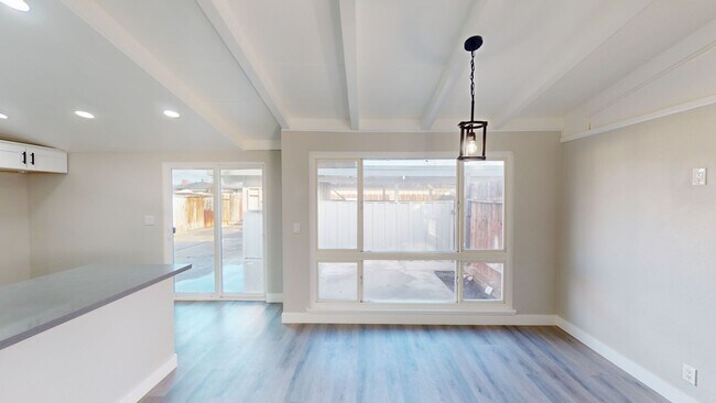 Foto del edificio - Immediate Availability! Please apply to schedule an appointment. Pets allowed - Must be 50 pounds...