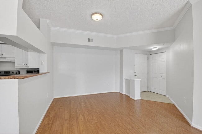 Building Photo - 3421 Tuscany Way