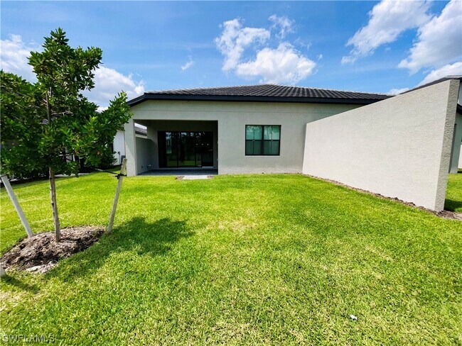 Foto del edificio - 14684 Kingfisher Lp