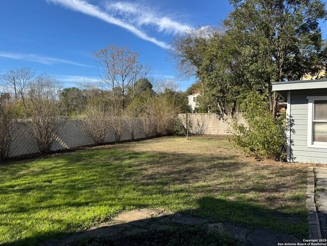 Foto del edificio - 207 E Terra Alta Dr