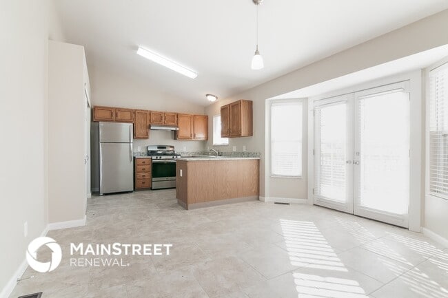 Building Photo - 3064 Laurel Village Cir