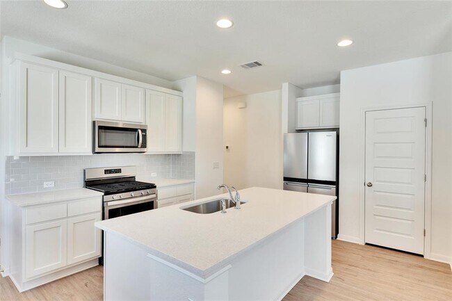 Building Photo - 6901 Smarty Jones Ln