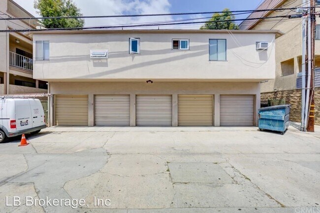 Building Photo - 1250 E 3rd St