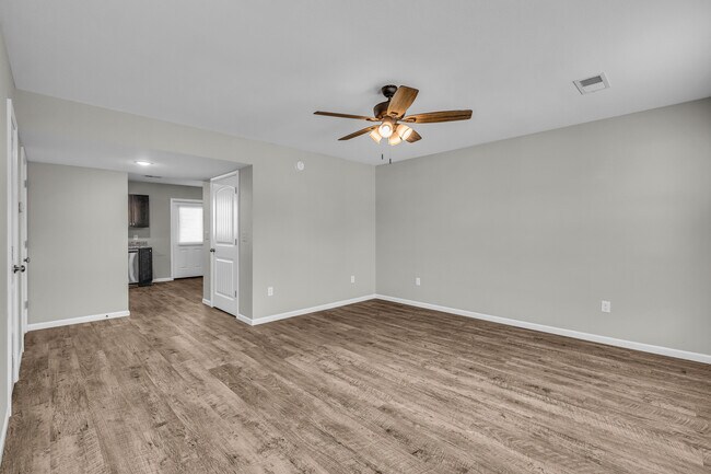Foto del edificio - 2700 Burke Ave