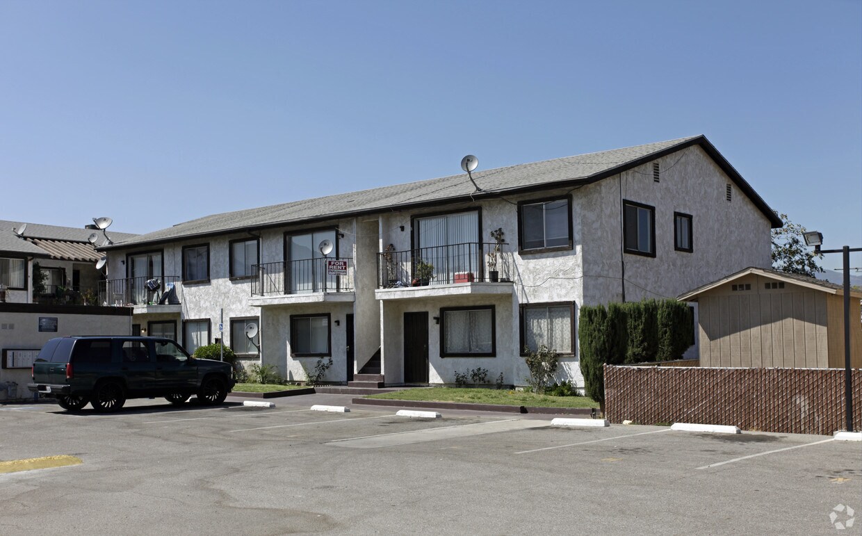 Primary Photo - 8998 Mango Ave