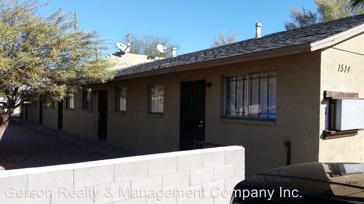 Primary Photo - 1514 E Adams St