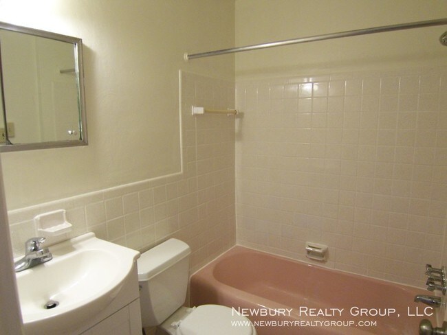 Foto del edificio - Top Floor  1 Bedroom with Balcony