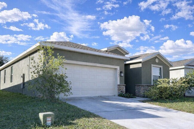 Building Photo - 3943 Cortland Dr