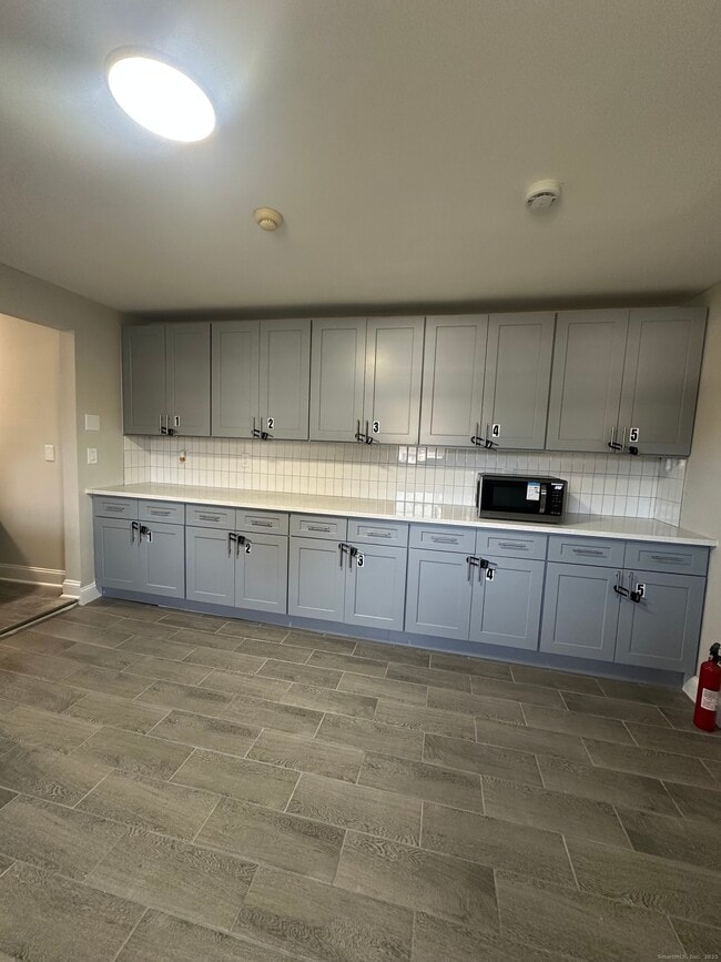 Foto del edificio - 1065 Central Ave