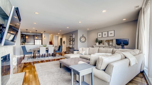 Foto del edificio - 1633 N Clybourn Ave