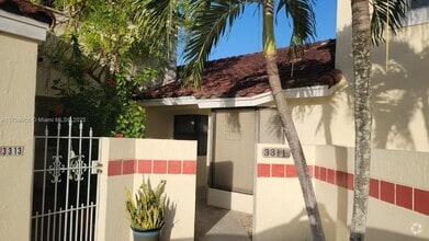 Building Photo - 3311 San Remo Cir