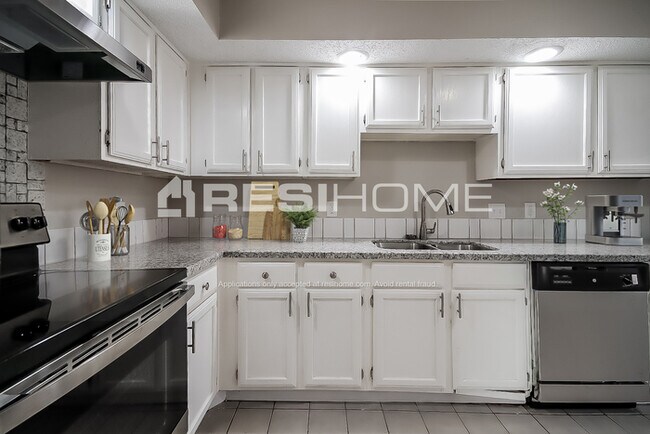 Foto del edificio - 11303 N Springtail Lane N