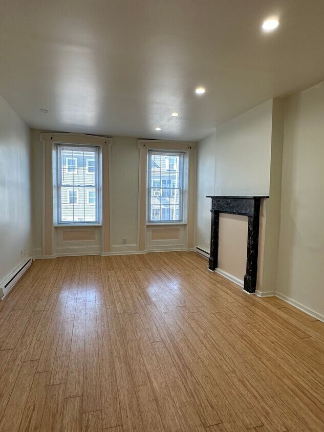 520 Ferry St Unit 1, Easton, PA 18042 Room for Rent in Easton, PA