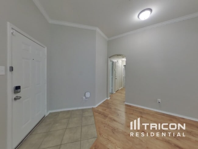 Building Photo - 558 Hickory Ln