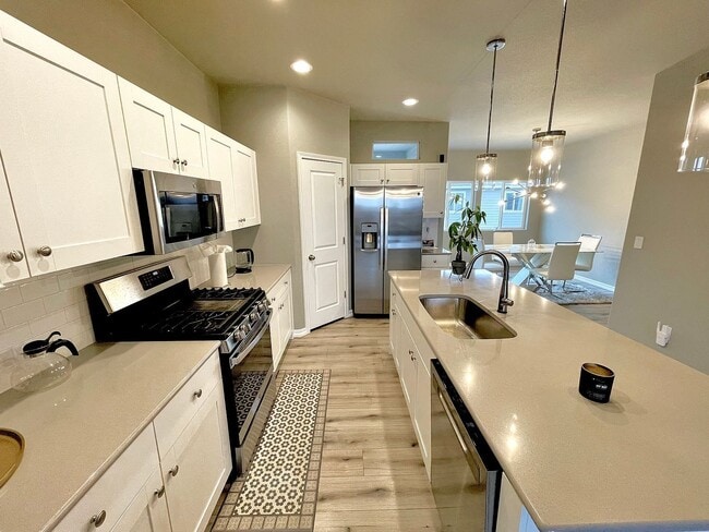 Building Photo - 7870 Bone Crk Pt