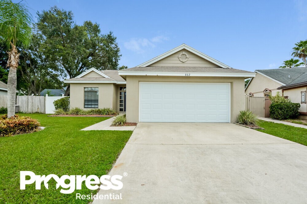 Foto principal - 862 E Charing Cross Cir
