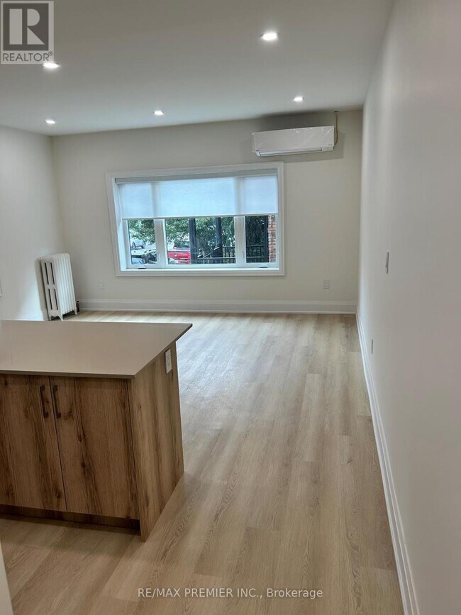 Building Photo - 144 Wychwood Ave