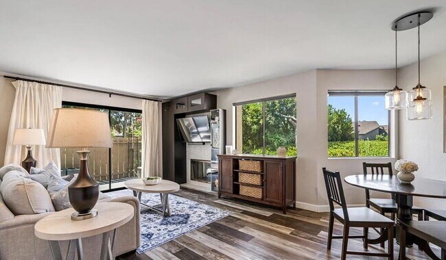 Foto del edificio - Welcome to this move-in ready home located...