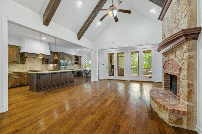 Building Photo - 203 Shorthorn St
