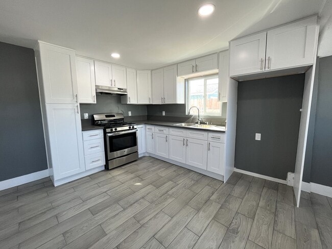 Building Photo - Completely remodeled home