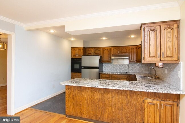 Building Photo - 308 Avalon Ln