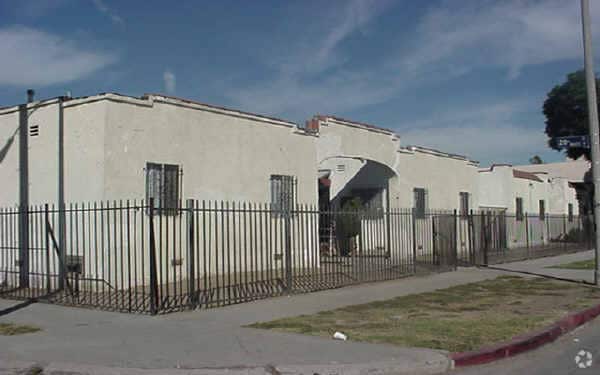 Building Photo - 2627 West Blvd