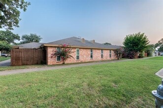 Building Photo - 756 E Pecan St