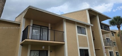 Building Photo - 9491 Palm Cir S