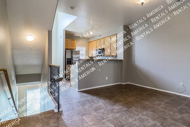Foto del edificio - 747 N Port Dr