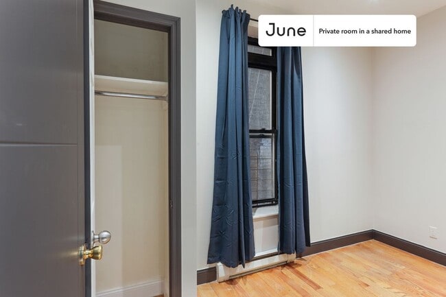 Building Photo - Room in Shared 3 bed/1 bath home