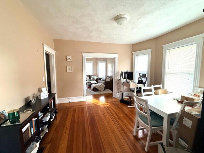 Building Photo - 42 Gibbens St