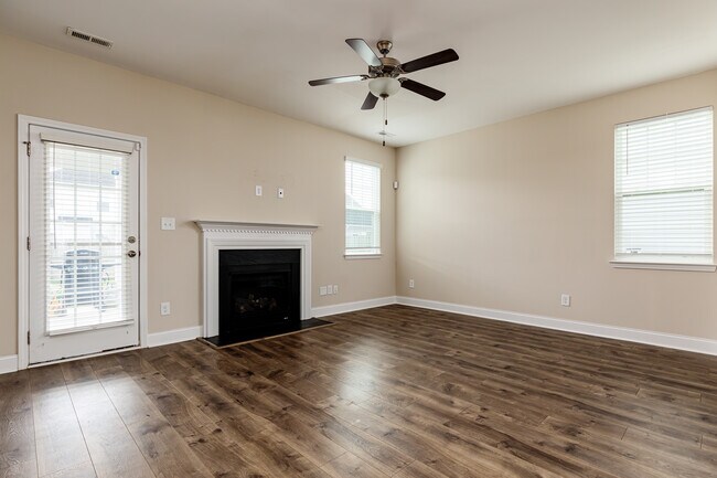 Foto del edificio - 290 Brentmoor Dr