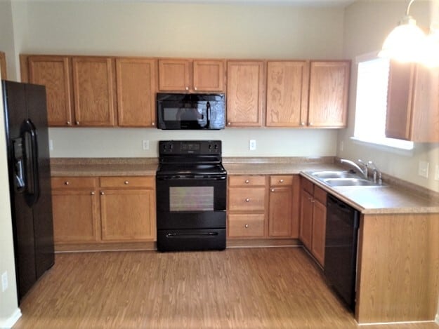 Building Photo - 9826 Kenton Cir