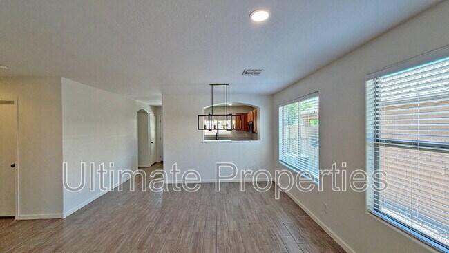 Foto del edificio - 8811 W Hammond Ln