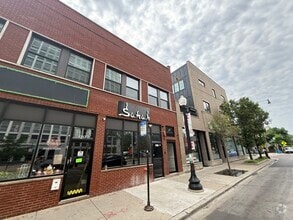 Building Photo - 1219 W Devon Ave