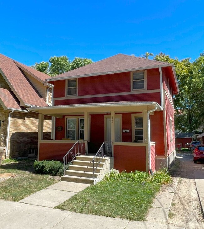 Building Photo - 109 S Orchard St