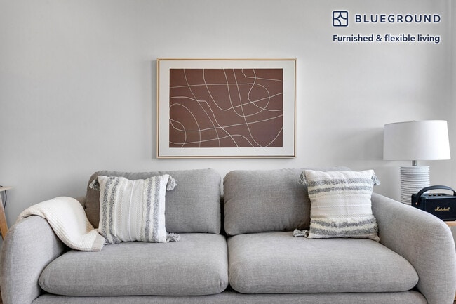 Building Photo - 3345 Wilshire Blvd