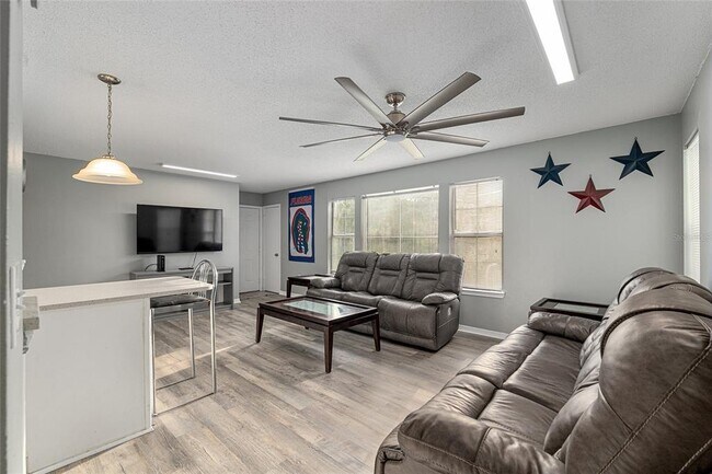 Foto del edificio - 2601 SW Archer Rd