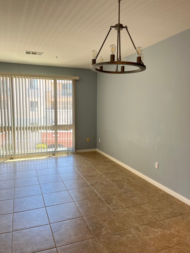 Living room h - 3877 Pell Pl