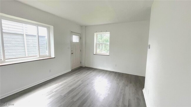 Building Photo - 2514 Sunset Blvd