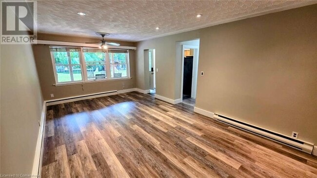 Building Photo - 2134 Harris Crescent