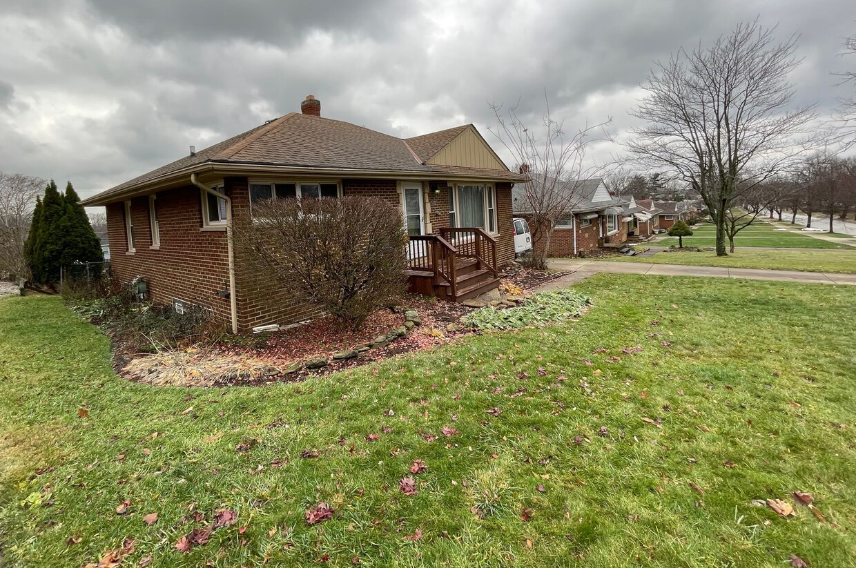 Foto principal - Ranch Style home with a finished basement