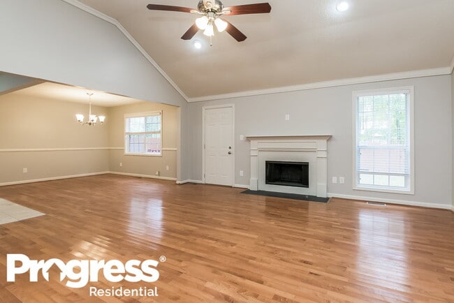 Building Photo - 2663 Candler Dr