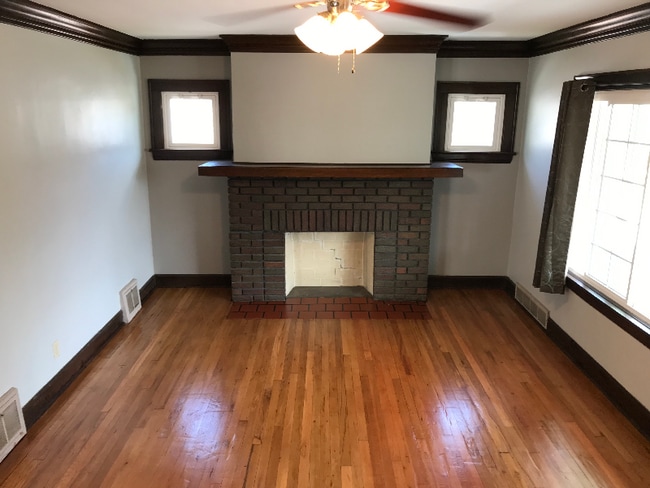 Building Photo - 3464 Granton Ave