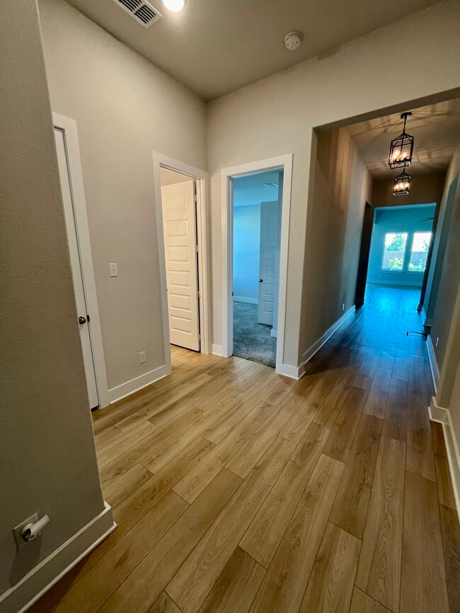 Building Photo - 2816 Sage Brush Dr