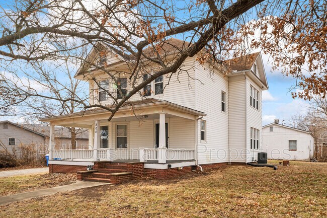 Building Photo - 204 Bury St